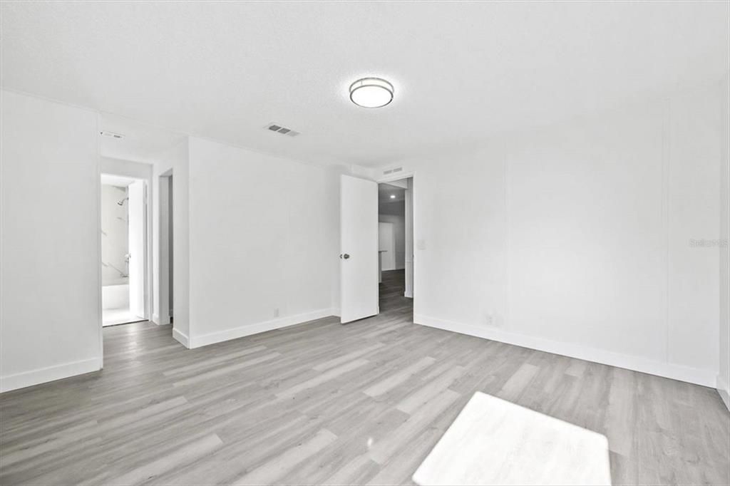 Active With Contract: $269,950 (4 beds, 3 baths, 2052 Square Feet)