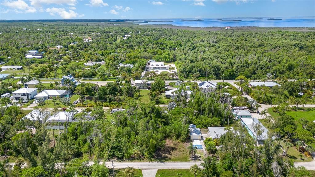 最近售出: $17,900 (0.09 acres)