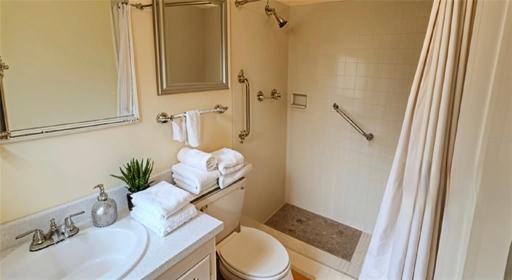 Active With Contract: $99,200 (2 beds, 2 baths, 960 Square Feet)