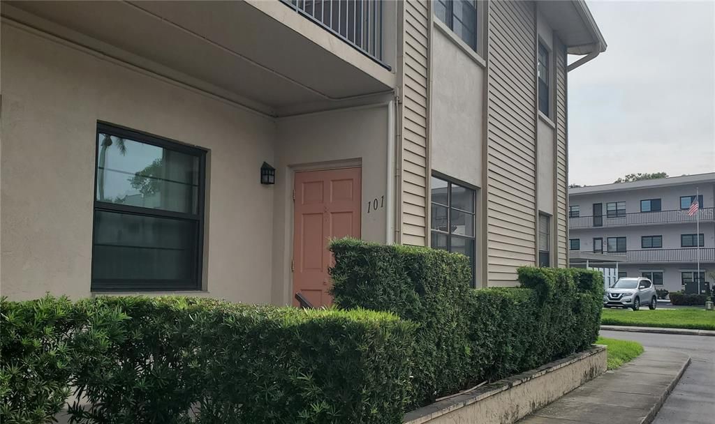 Active With Contract: $99,200 (2 beds, 2 baths, 960 Square Feet)