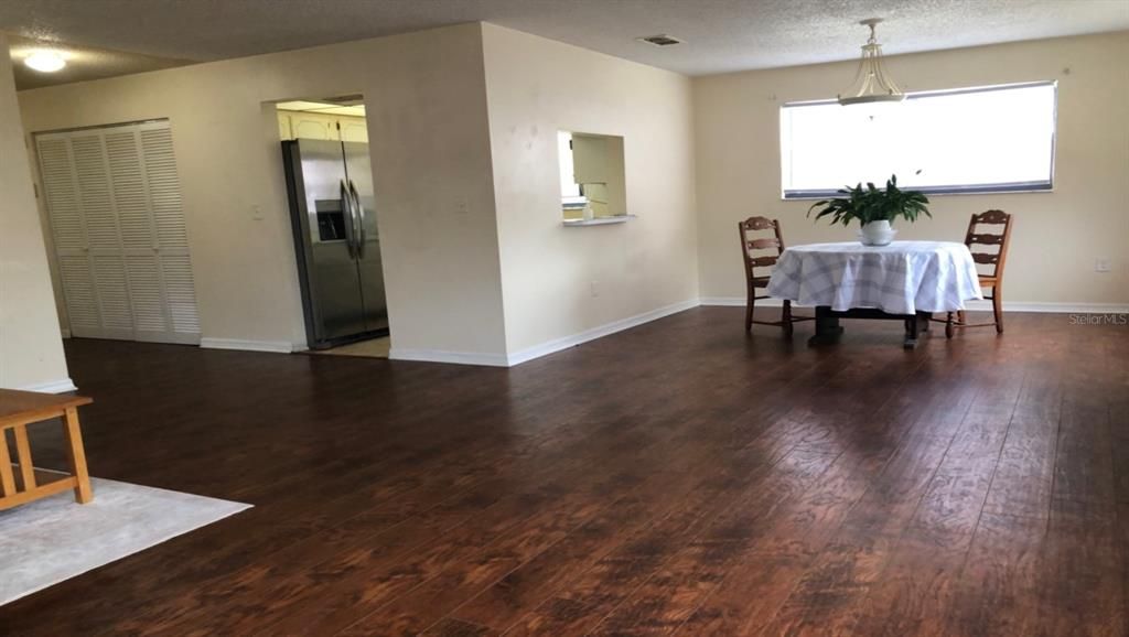 Active With Contract: $99,200 (2 beds, 2 baths, 960 Square Feet)