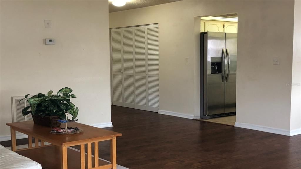 Active With Contract: $99,200 (2 beds, 2 baths, 960 Square Feet)