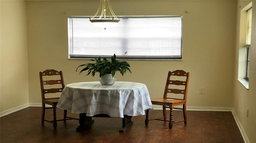 Active With Contract: $99,200 (2 beds, 2 baths, 960 Square Feet)