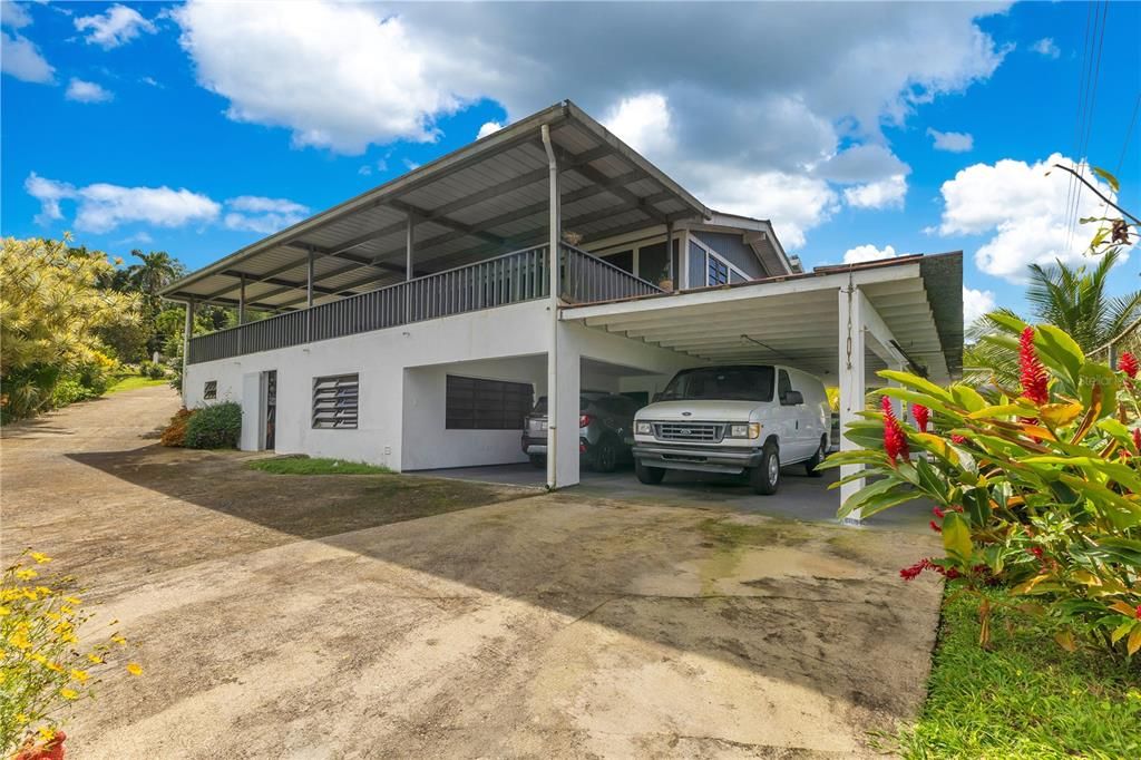 For Sale: $625,000 (5 beds, 2 baths, 2116 Square Feet)