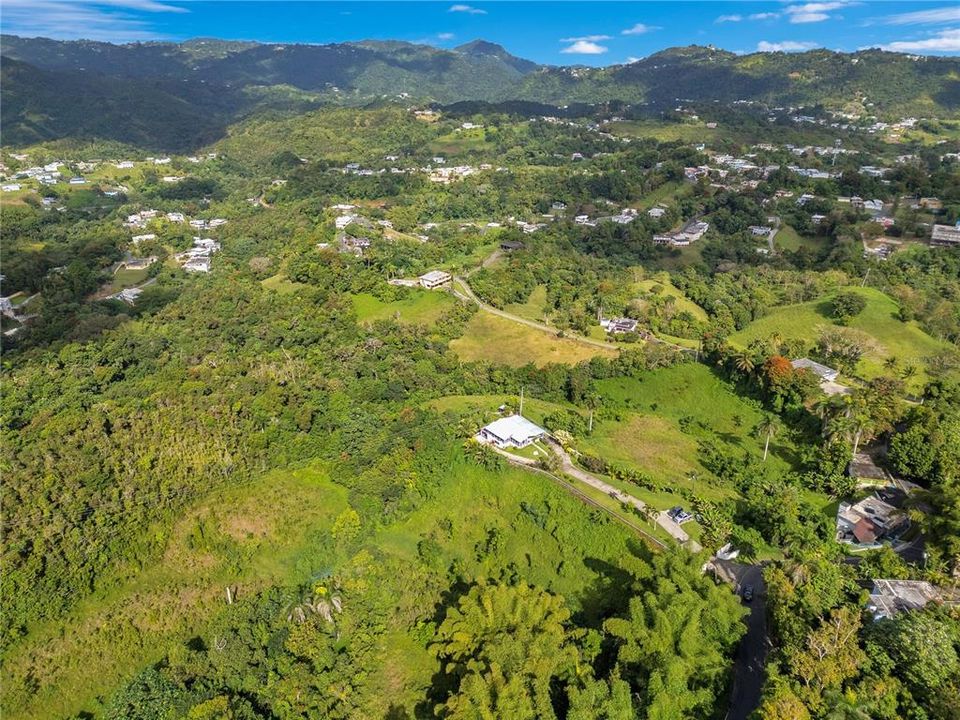 For Sale: $625,000 (5 beds, 2 baths, 2116 Square Feet)