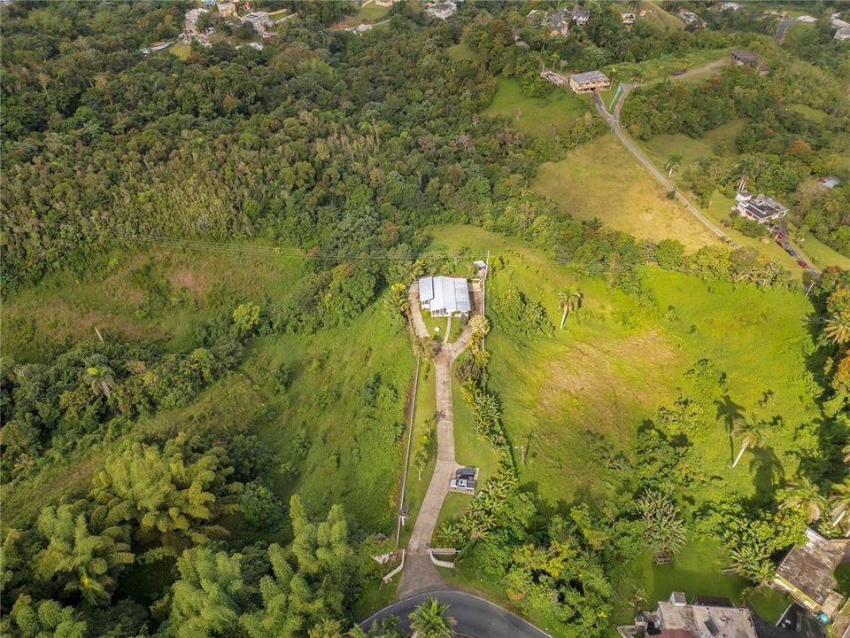 For Sale: $625,000 (5 beds, 2 baths, 2116 Square Feet)