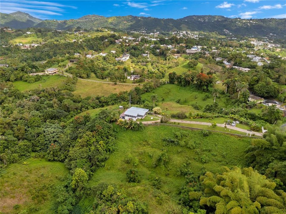 For Sale: $625,000 (5 beds, 2 baths, 2116 Square Feet)