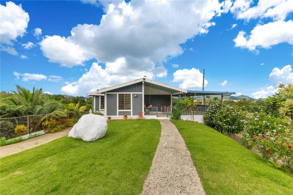 For Sale: $625,000 (5 beds, 2 baths, 2116 Square Feet)