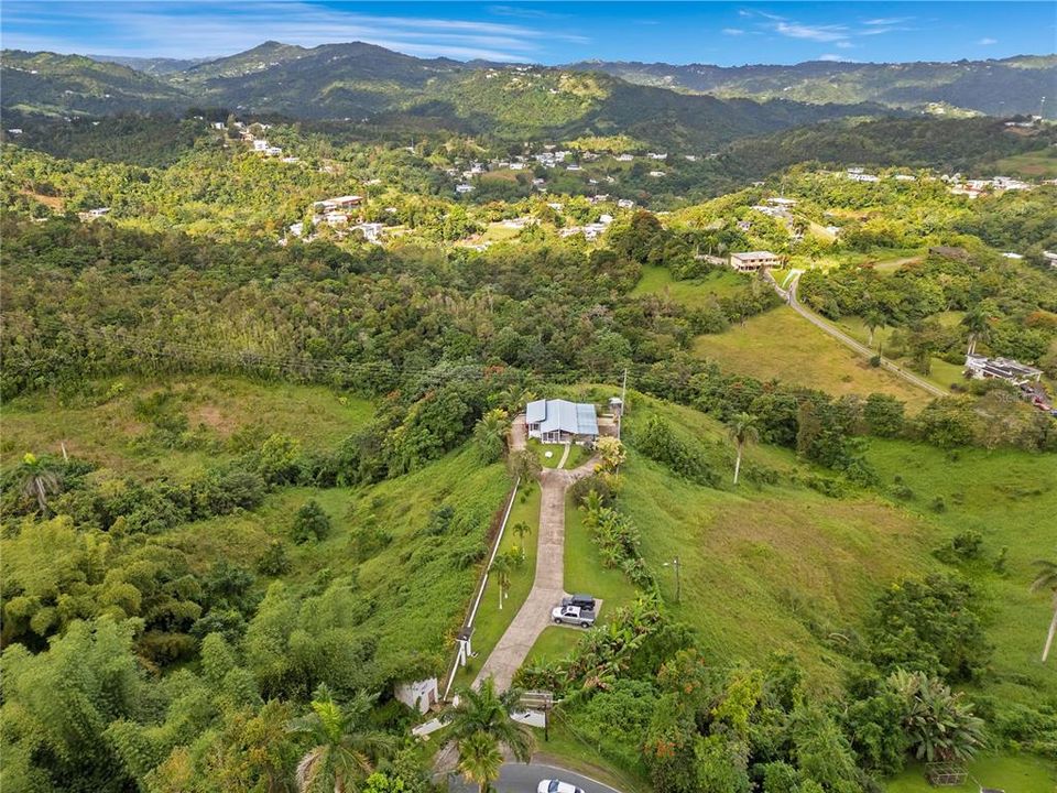 For Sale: $625,000 (5 beds, 2 baths, 2116 Square Feet)