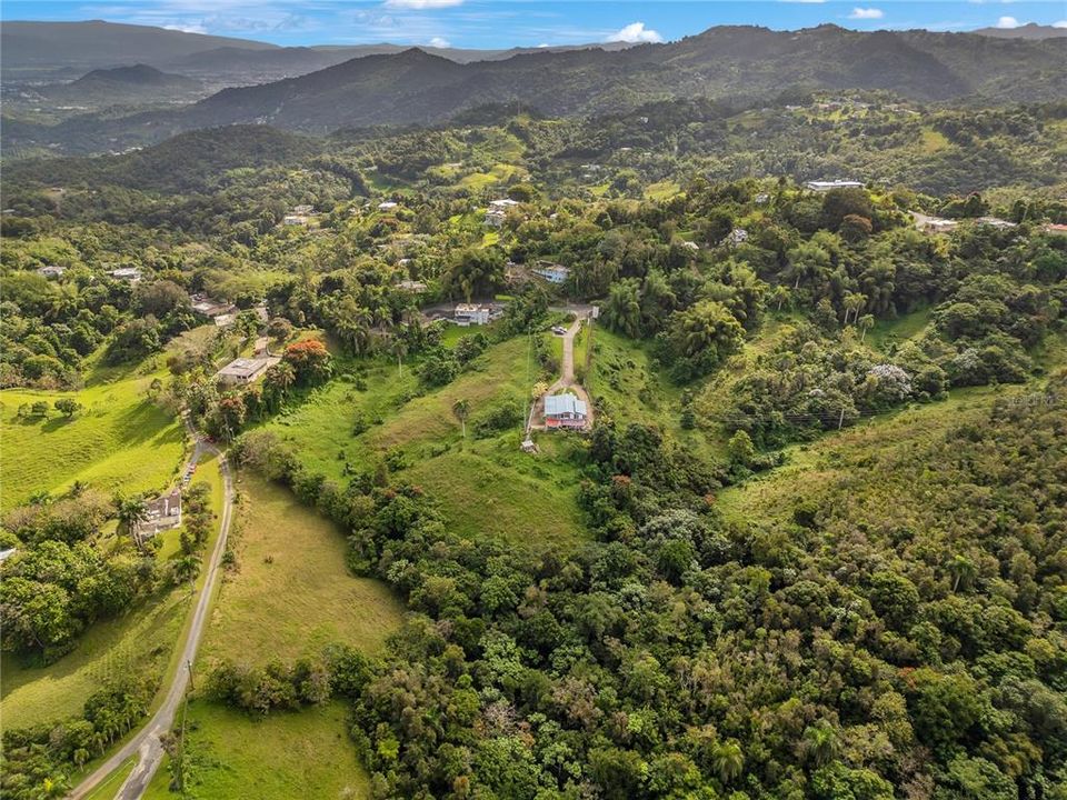 For Sale: $625,000 (5 beds, 2 baths, 2116 Square Feet)