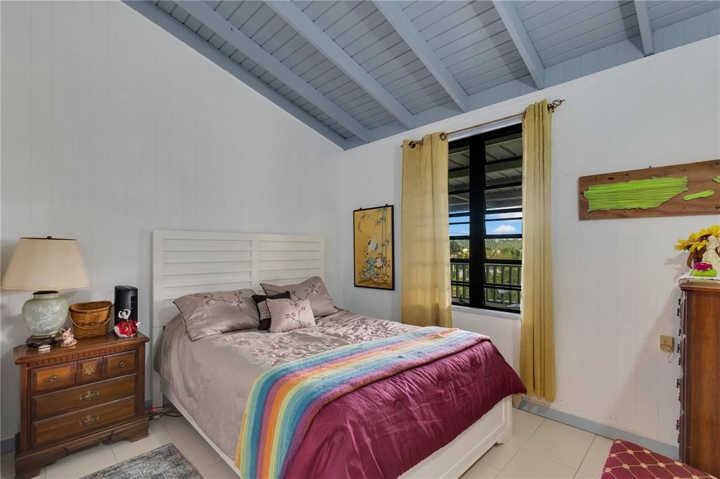 For Sale: $625,000 (5 beds, 2 baths, 2116 Square Feet)