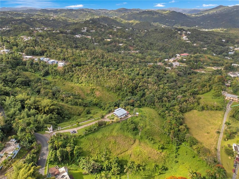 For Sale: $625,000 (5 beds, 2 baths, 2116 Square Feet)