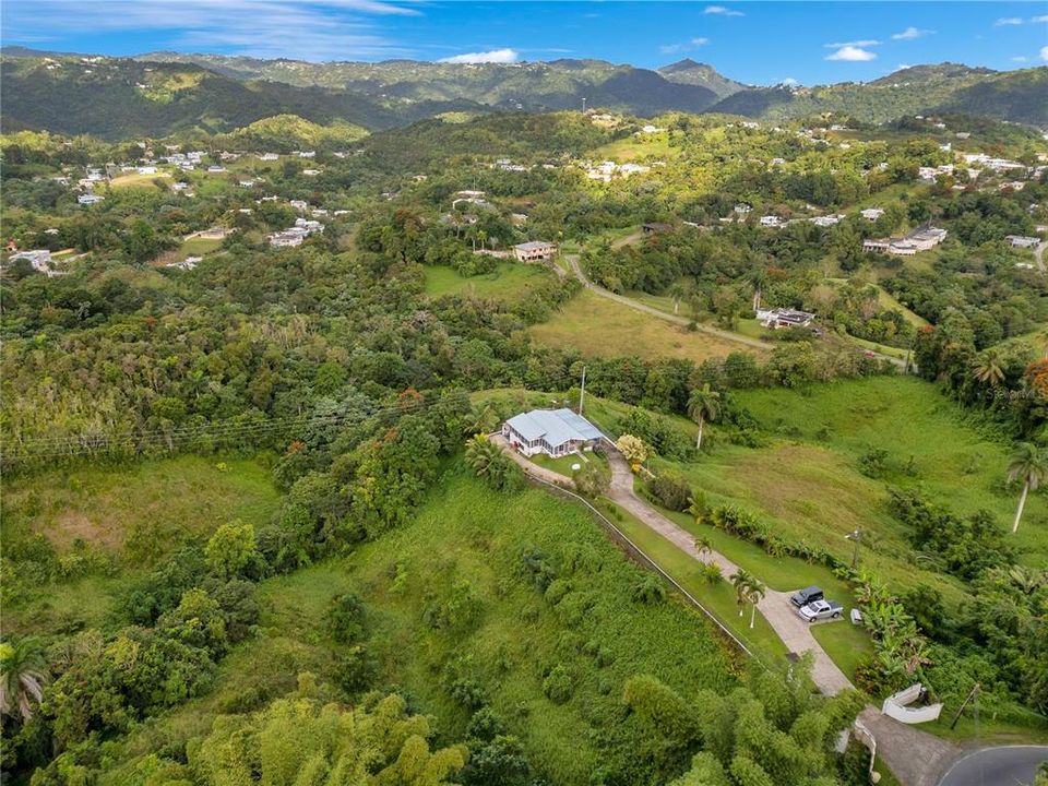 For Sale: $625,000 (5 beds, 2 baths, 2116 Square Feet)