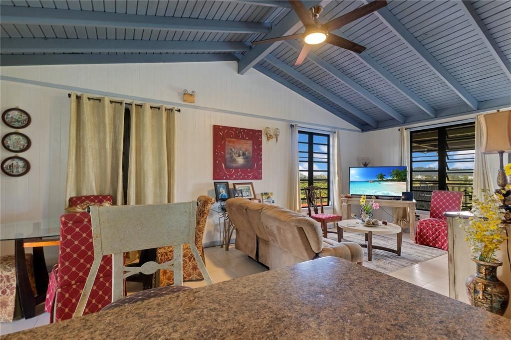 For Sale: $625,000 (5 beds, 2 baths, 2116 Square Feet)