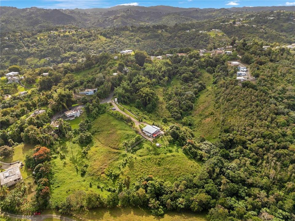 For Sale: $625,000 (5 beds, 2 baths, 2116 Square Feet)