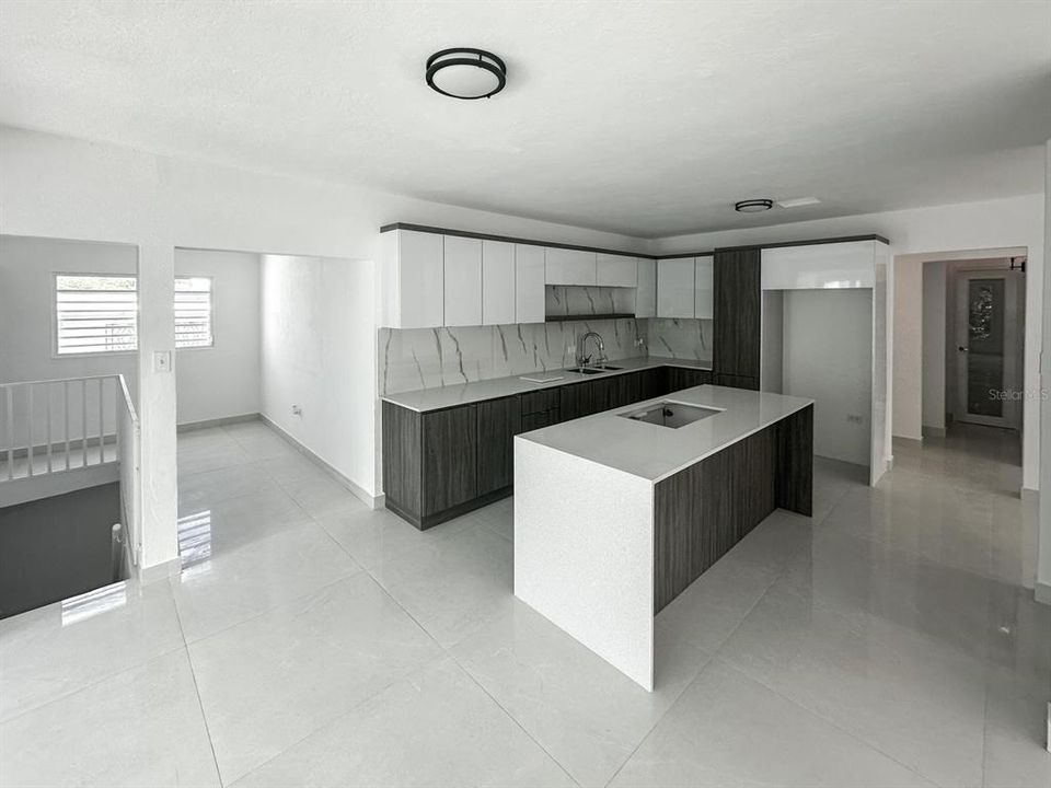 На продажу: $598,000 (5 спален, 4 ванн, 2600 Квадратных фут)