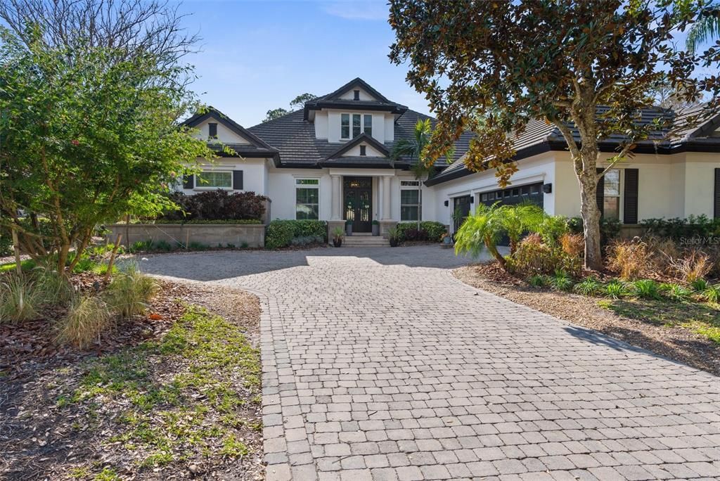 Vendido Recientemente: $1,730,000 (6 camas, 4 baños, 4200 Pies cuadrados)