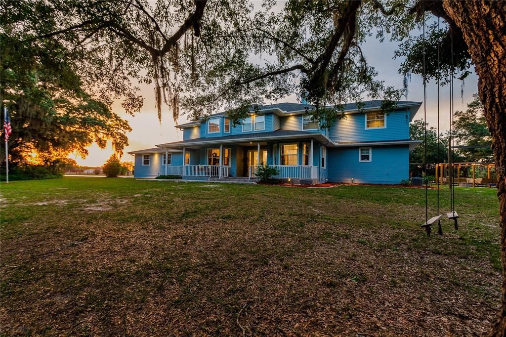 Vendido Recientemente: $1,099,000 (5 camas, 4 baños, 3847 Pies cuadrados)