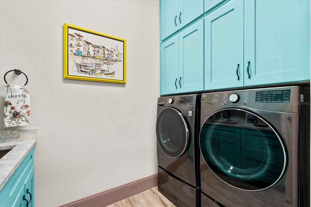 合同活跃: $895,000 (2 贝兹, 2 浴室, 2774 平方英尺)