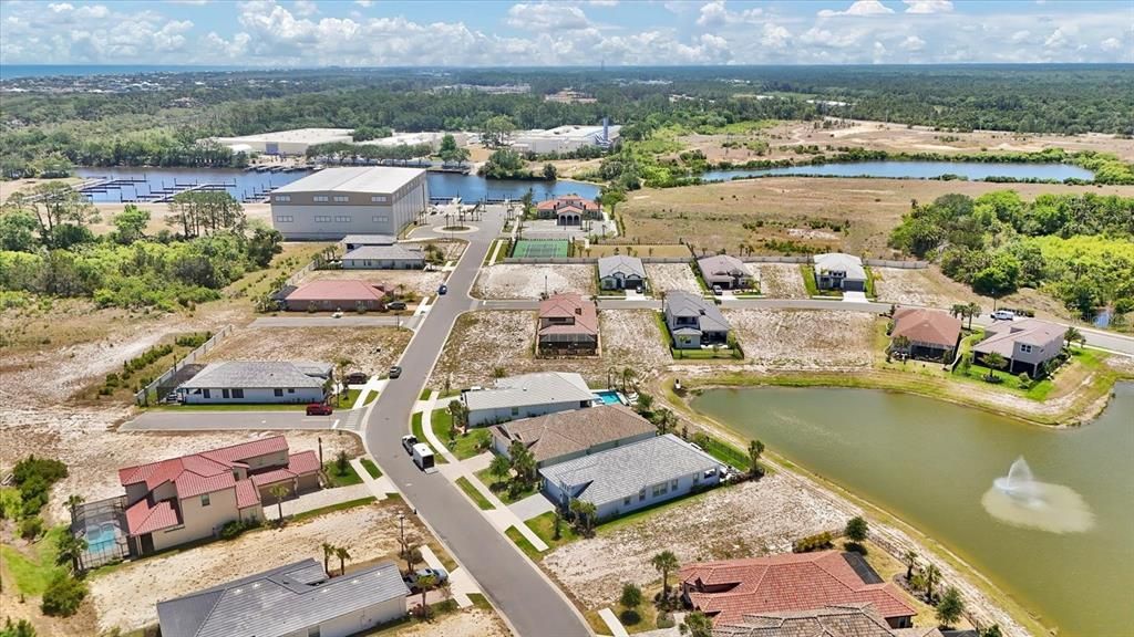 合同活跃: $895,000 (2 贝兹, 2 浴室, 2774 平方英尺)