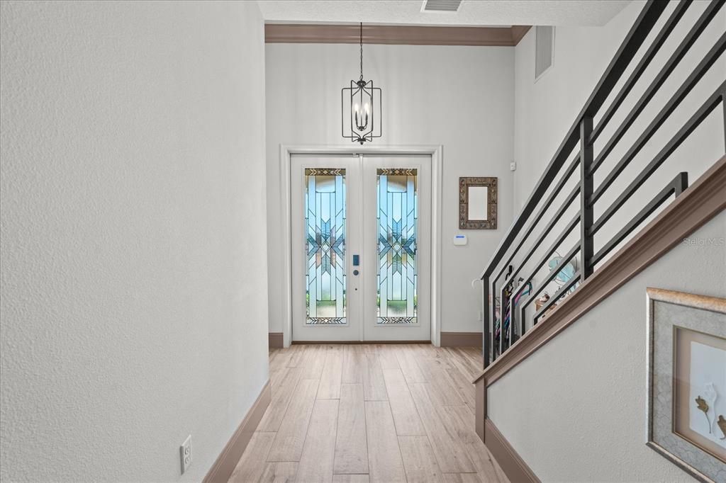 合同活跃: $895,000 (2 贝兹, 2 浴室, 2774 平方英尺)