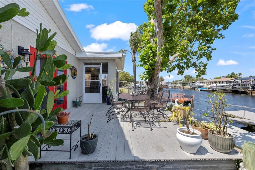 Active With Contract: $679,000 (3 beds, 2 baths, 2094 Square Feet)