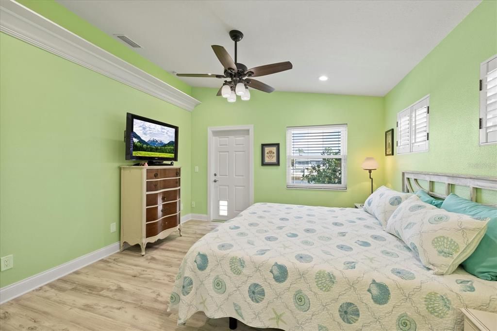 Active With Contract: $679,000 (3 beds, 2 baths, 2094 Square Feet)