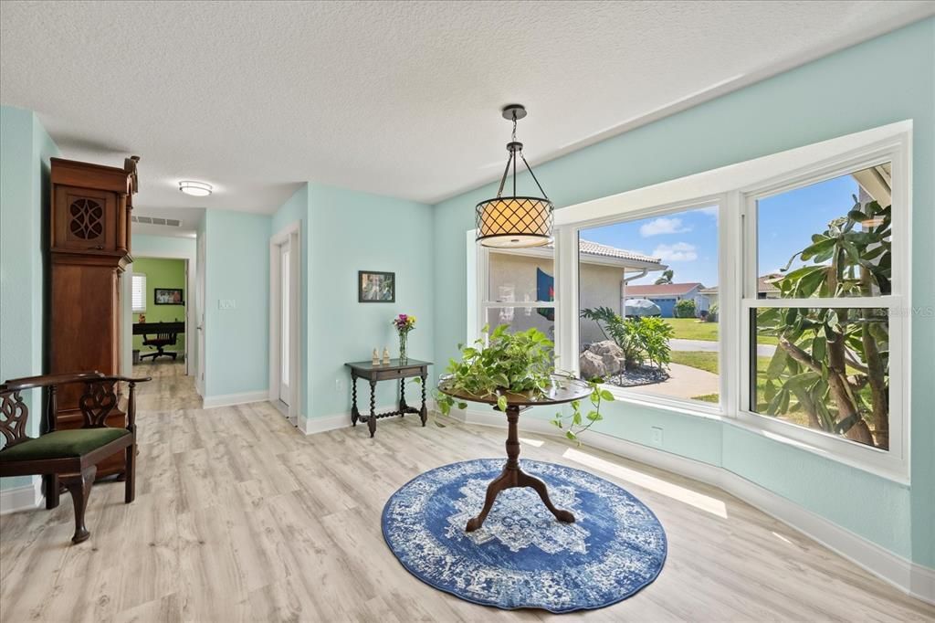 Active With Contract: $679,000 (3 beds, 2 baths, 2094 Square Feet)