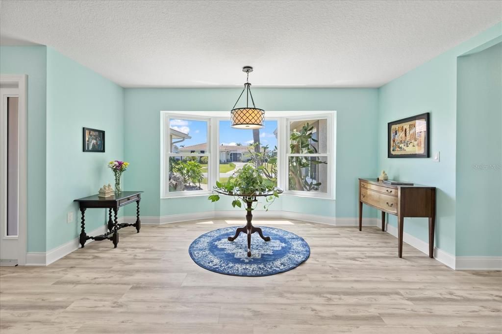 Active With Contract: $679,000 (3 beds, 2 baths, 2094 Square Feet)