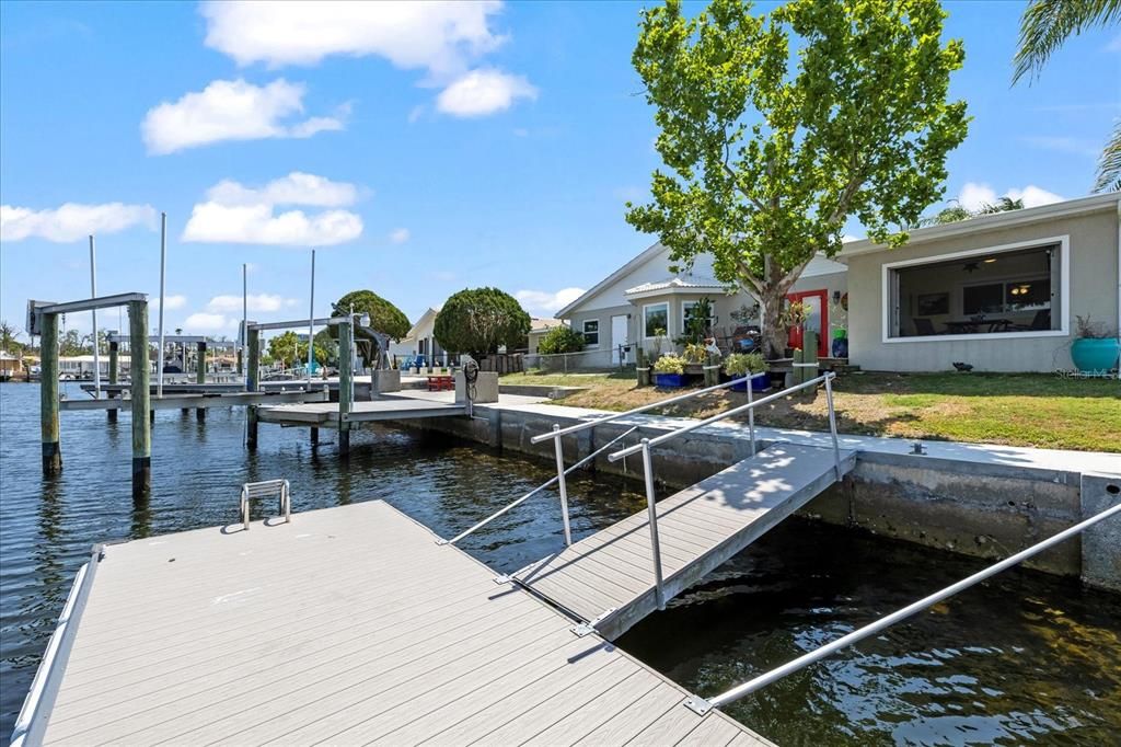 Active With Contract: $679,000 (3 beds, 2 baths, 2094 Square Feet)