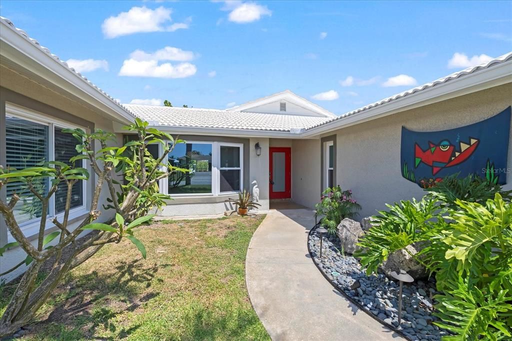 Active With Contract: $679,000 (3 beds, 2 baths, 2094 Square Feet)