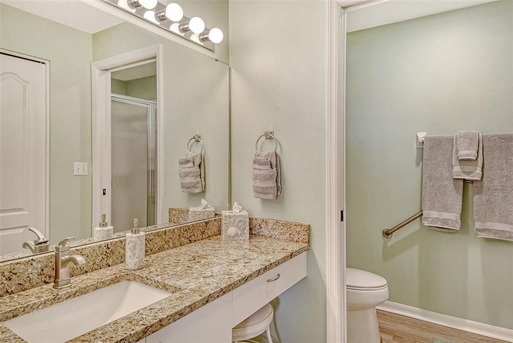 待售: $299,000 (2 贝兹, 2 浴室, 1106 平方英尺)