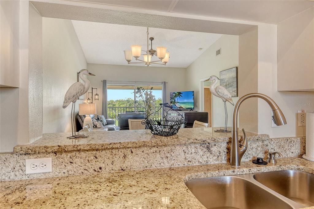 待售: $299,000 (2 贝兹, 2 浴室, 1106 平方英尺)