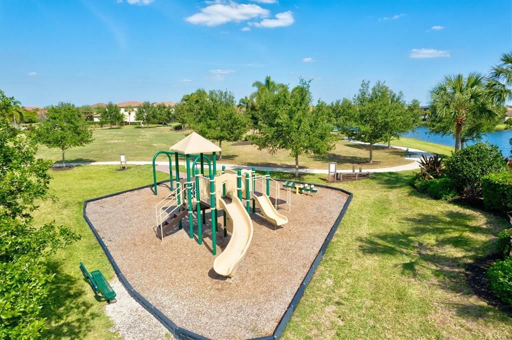 Active With Contract: $894,000 (6 beds, 4 baths, 3915 Square Feet)