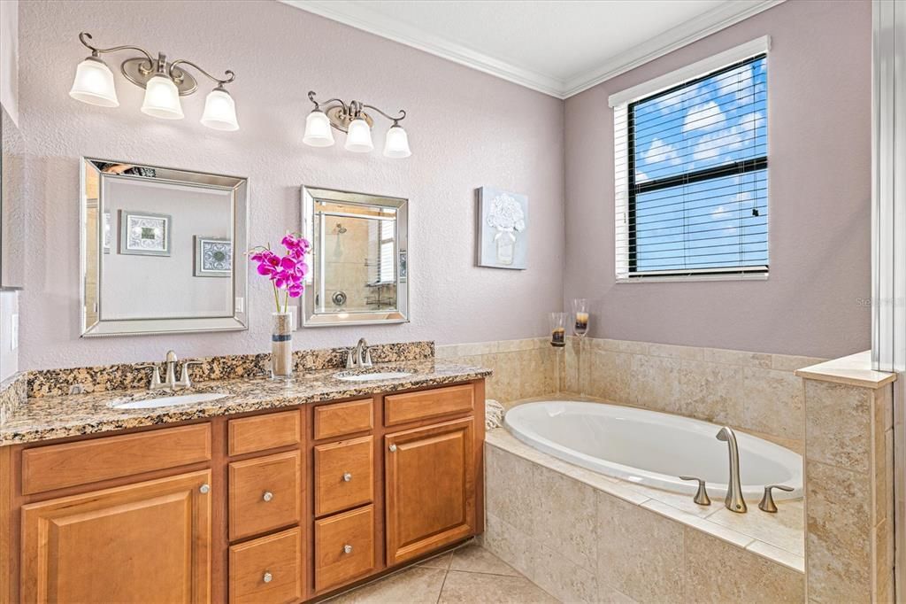 Active With Contract: $894,000 (6 beds, 4 baths, 3915 Square Feet)