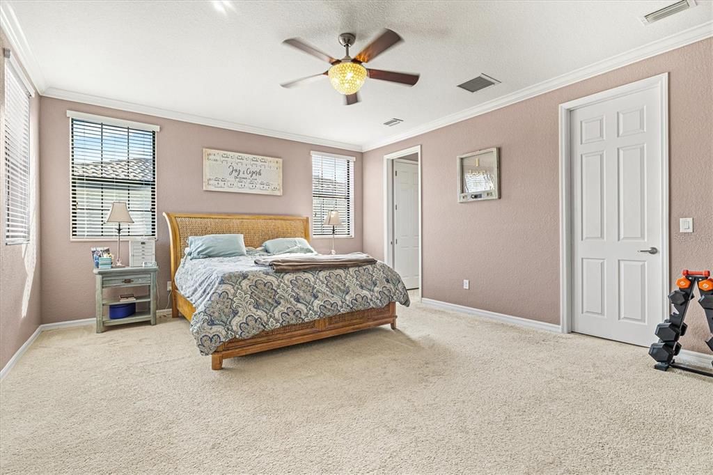 Active With Contract: $894,000 (6 beds, 4 baths, 3915 Square Feet)