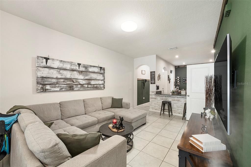 For Sale: $285,000 (3 beds, 2 baths, 1536 Square Feet)