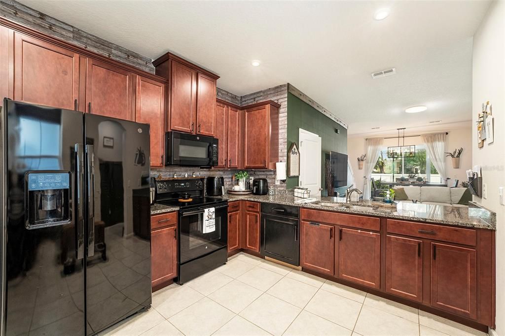 For Sale: $285,000 (3 beds, 2 baths, 1536 Square Feet)
