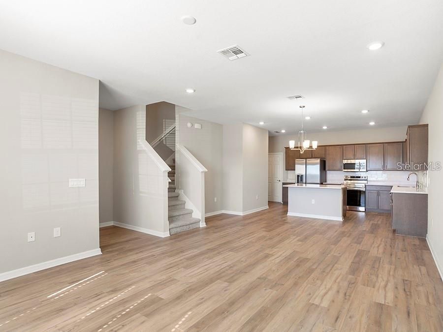 En Venta: $327,400 (3 camas, 2 baños, 1705 Pies cuadrados)