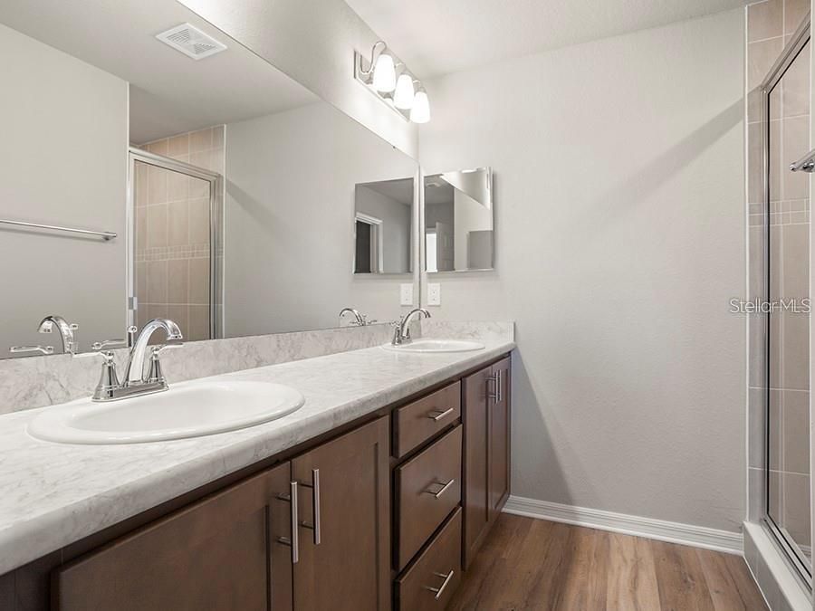 En Venta: $327,400 (3 camas, 2 baños, 1705 Pies cuadrados)