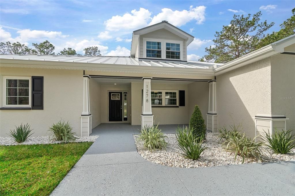 Recently Rented: $3,100 (4 beds, 2 baths, 2343 Square Feet)