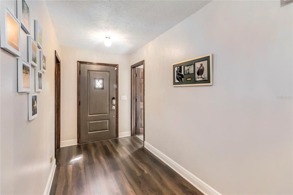 En Venta: $895,000 (5 camas, 3 baños, 3180 Pies cuadrados)