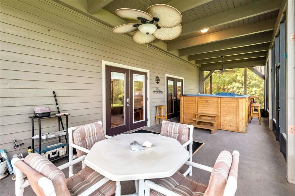 En Venta: $895,000 (5 camas, 3 baños, 3180 Pies cuadrados)