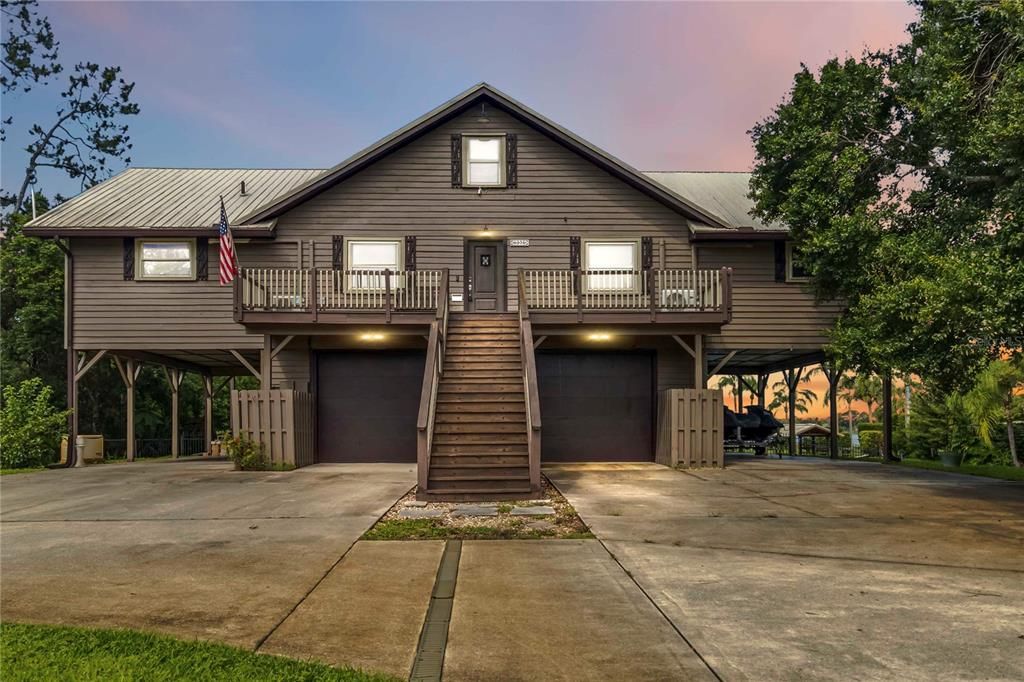 En Venta: $895,000 (5 camas, 3 baños, 3180 Pies cuadrados)