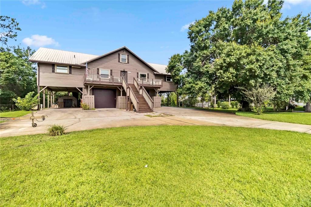 En Venta: $895,000 (5 camas, 3 baños, 3180 Pies cuadrados)