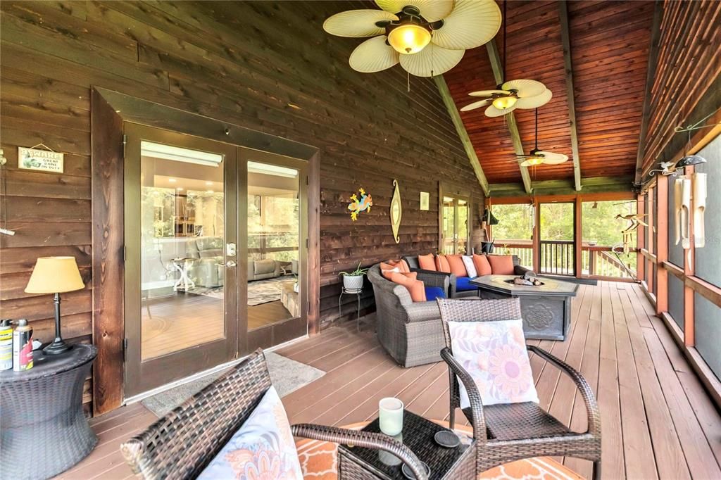 En Venta: $895,000 (5 camas, 3 baños, 3180 Pies cuadrados)