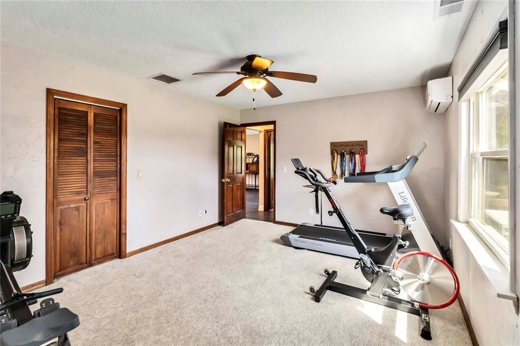 En Venta: $895,000 (5 camas, 3 baños, 3180 Pies cuadrados)