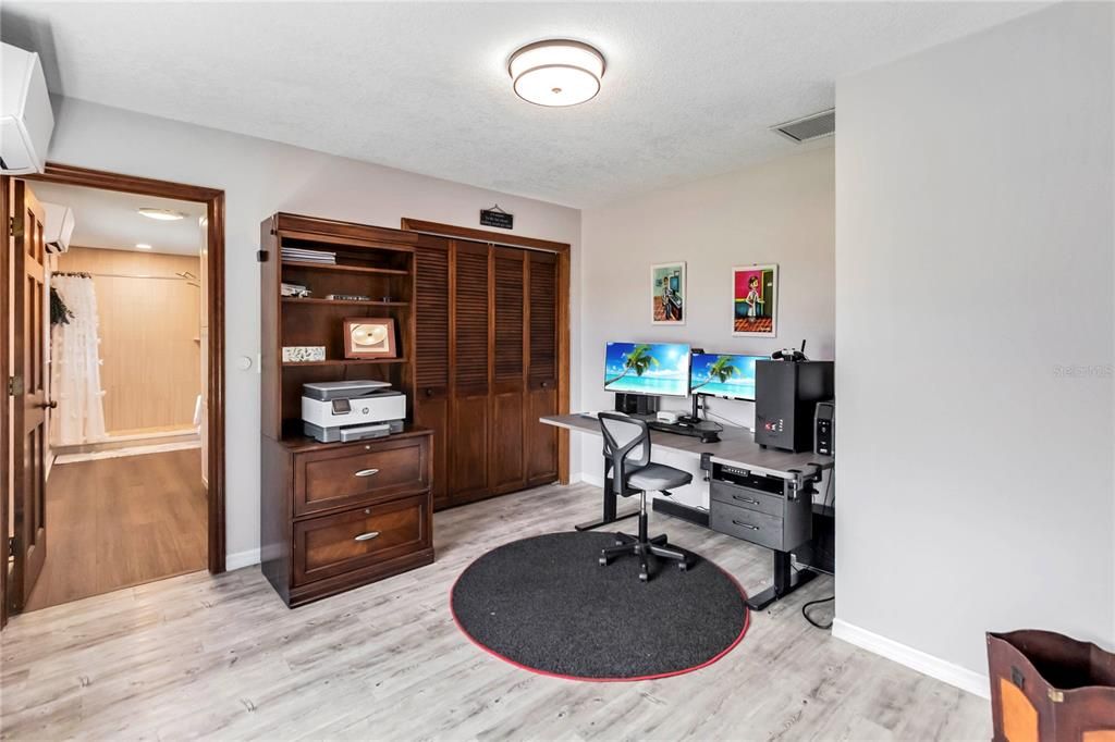 En Venta: $895,000 (5 camas, 3 baños, 3180 Pies cuadrados)