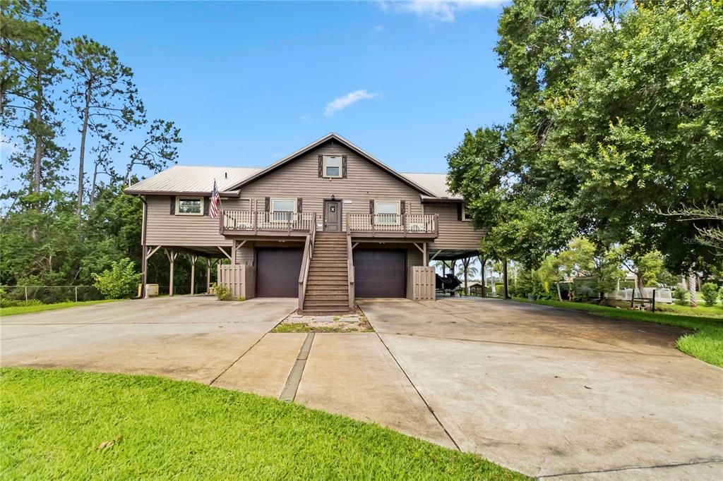 En Venta: $895,000 (5 camas, 3 baños, 3180 Pies cuadrados)