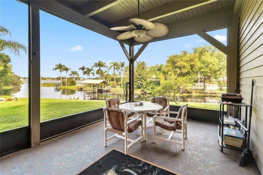 En Venta: $895,000 (5 camas, 3 baños, 3180 Pies cuadrados)